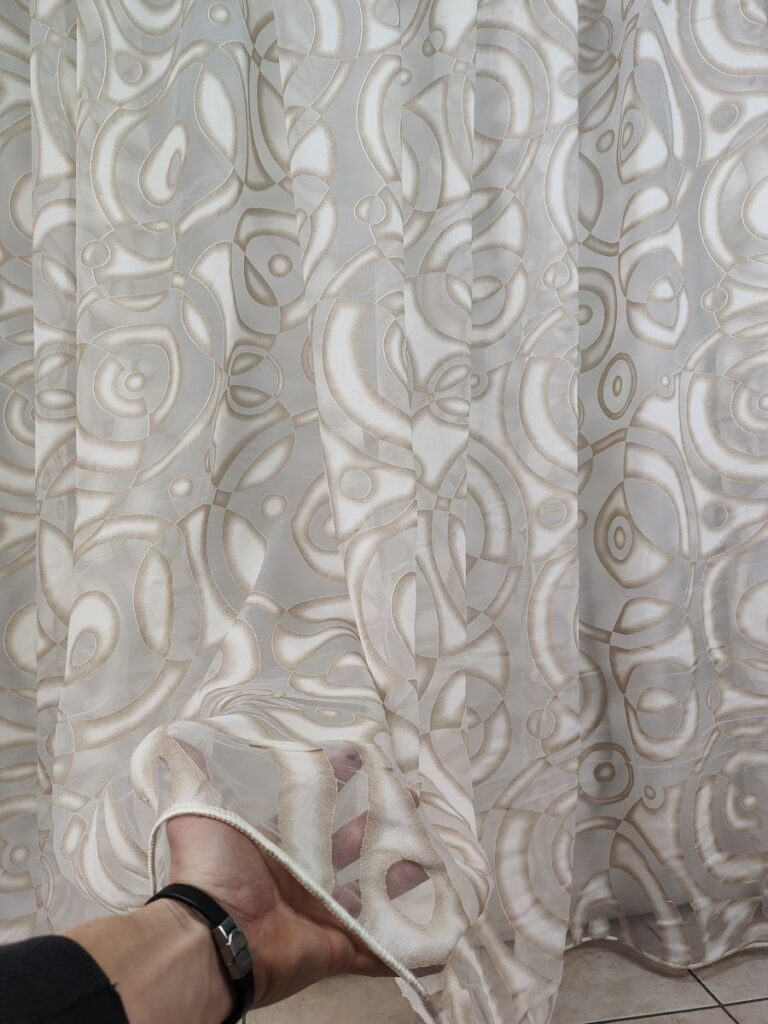 tenda a metro in devorè altezza 3 metri tortora 6 IMG20251217123407 risultato