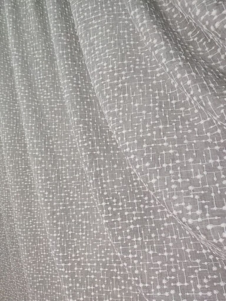 tenda iris in bouclè effetto lino grigio 2 IMG20260130105322 risultato