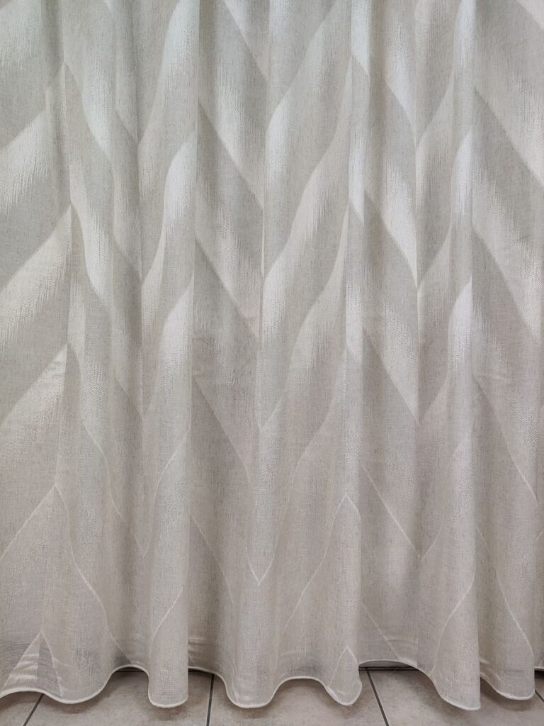 tenda iris in bouclè effetto lino astrid tortora 17 IMG20260415120754 risultato