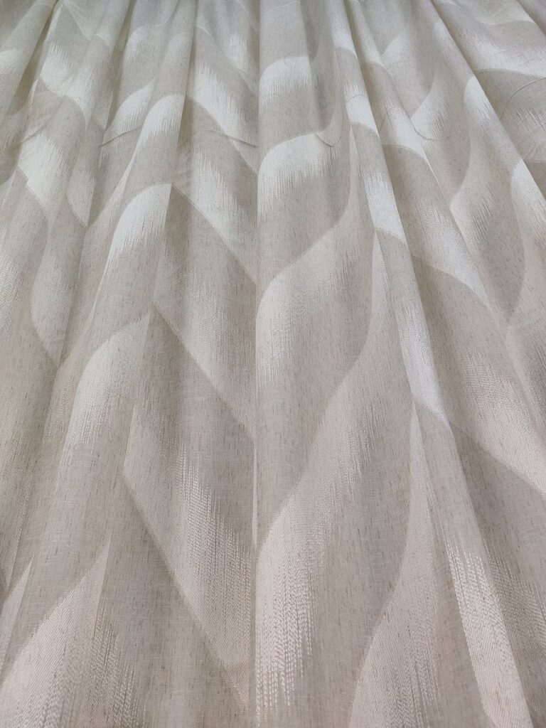 tenda iris in bouclè effetto lino astrid tortora 16 IMG20260415120758 risultato