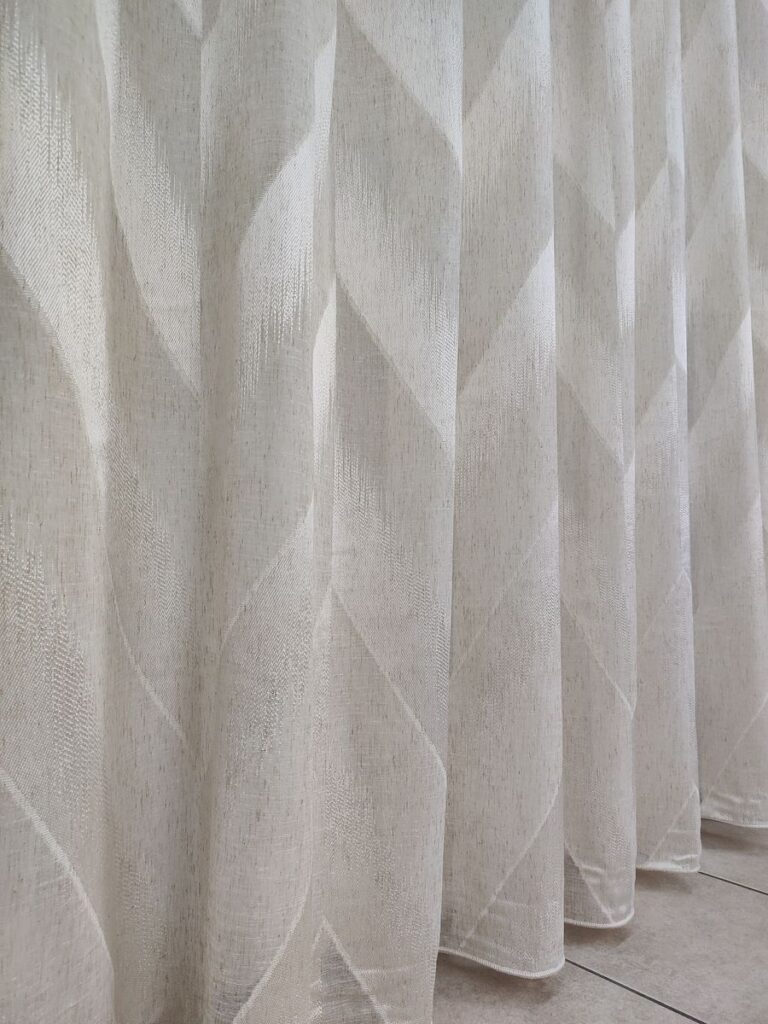 tenda iris in bouclè effetto lino astrid tortora 14 IMG20260415120812 risultato