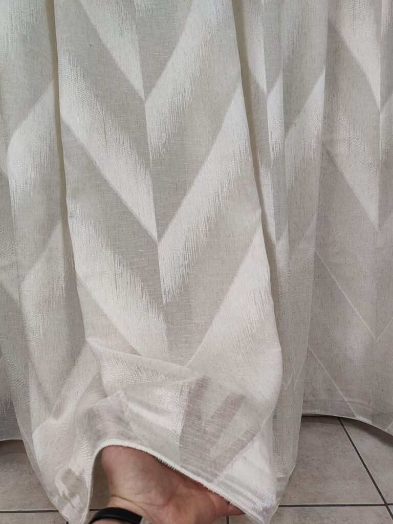 tenda iris in bouclè effetto lino astrid tortora 6 IMG20260415120845 risultato