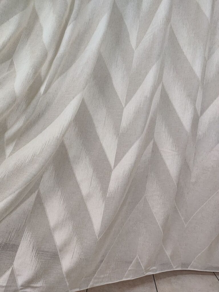 tenda iris in bouclè effetto lino astrid tortora 5 IMG20260415120849 risultato